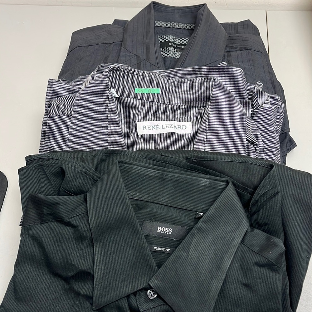 3 FOR 25 BUNDLE Button-down casual shirts. Assorted
